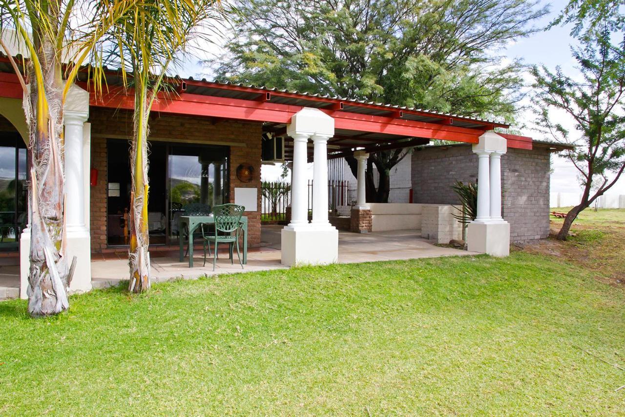 Ikaia River Lodge Keimoes Bagian luar foto